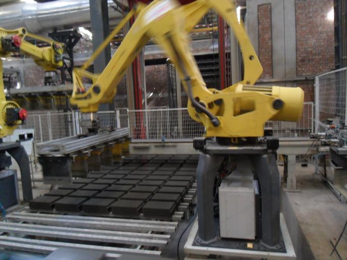 700kg Brick Robot Stacker Automatic Brick Making Machine Yellow
